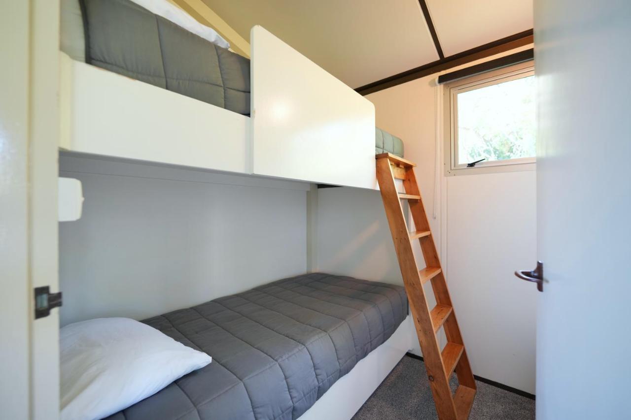Akaroa Top 10 Holiday Park ภายนอก รูปภาพ