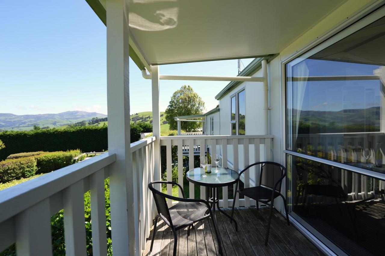 Akaroa Top 10 Holiday Park ภายนอก รูปภาพ