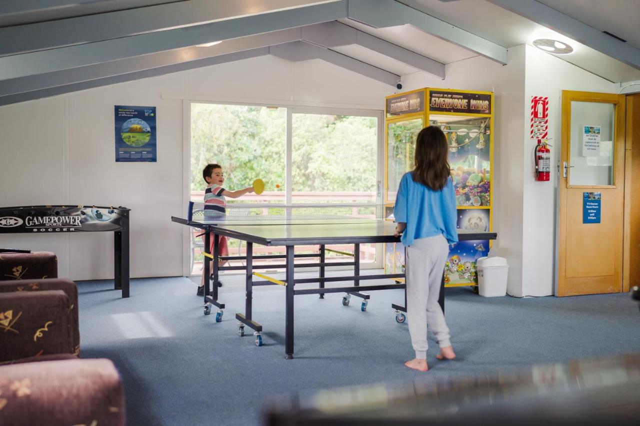Akaroa Top 10 Holiday Park ภายนอก รูปภาพ