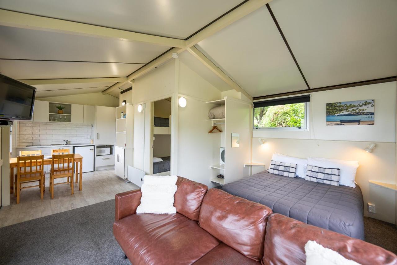 Akaroa Top 10 Holiday Park ภายนอก รูปภาพ