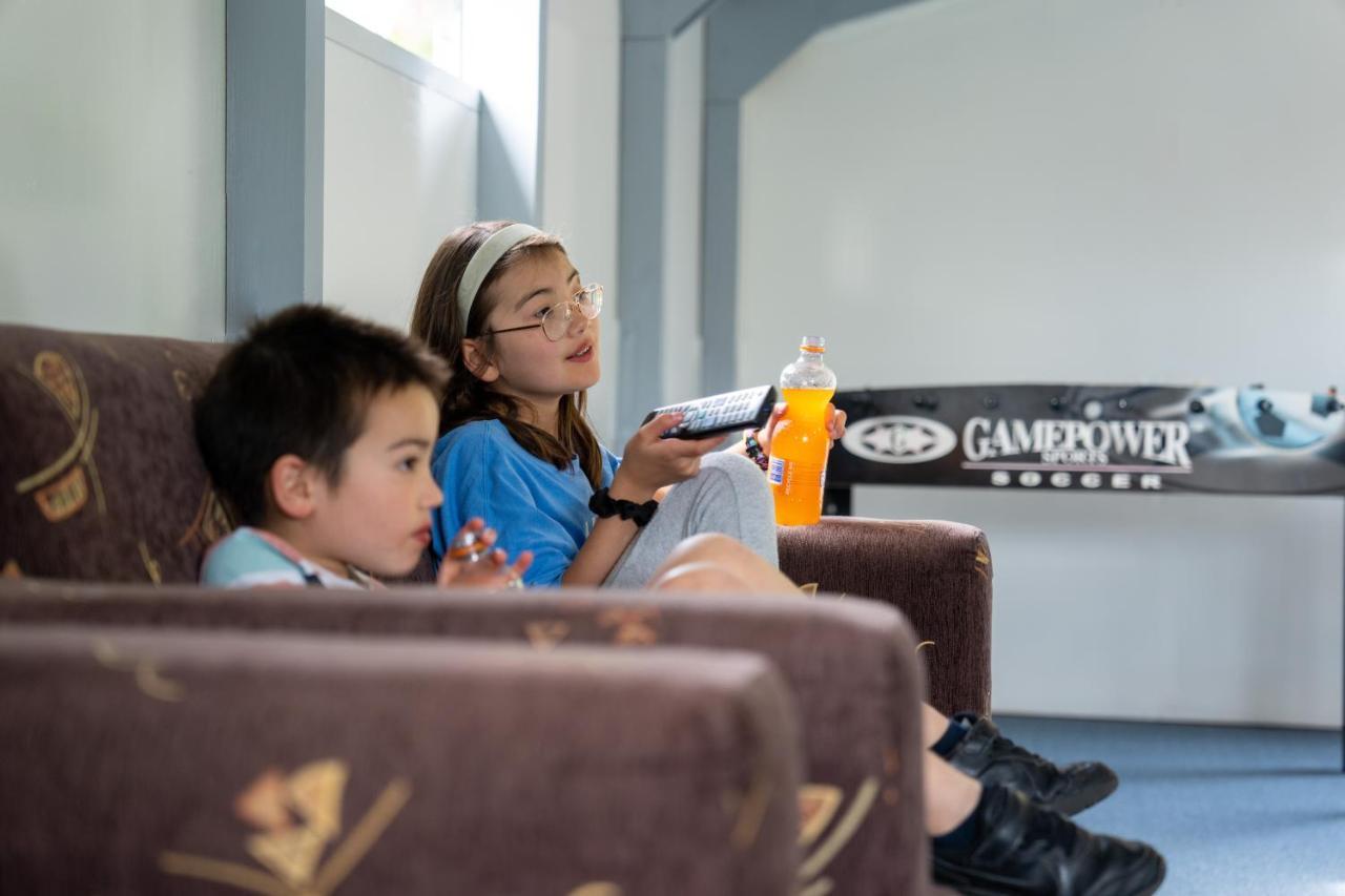 Akaroa Top 10 Holiday Park ภายนอก รูปภาพ