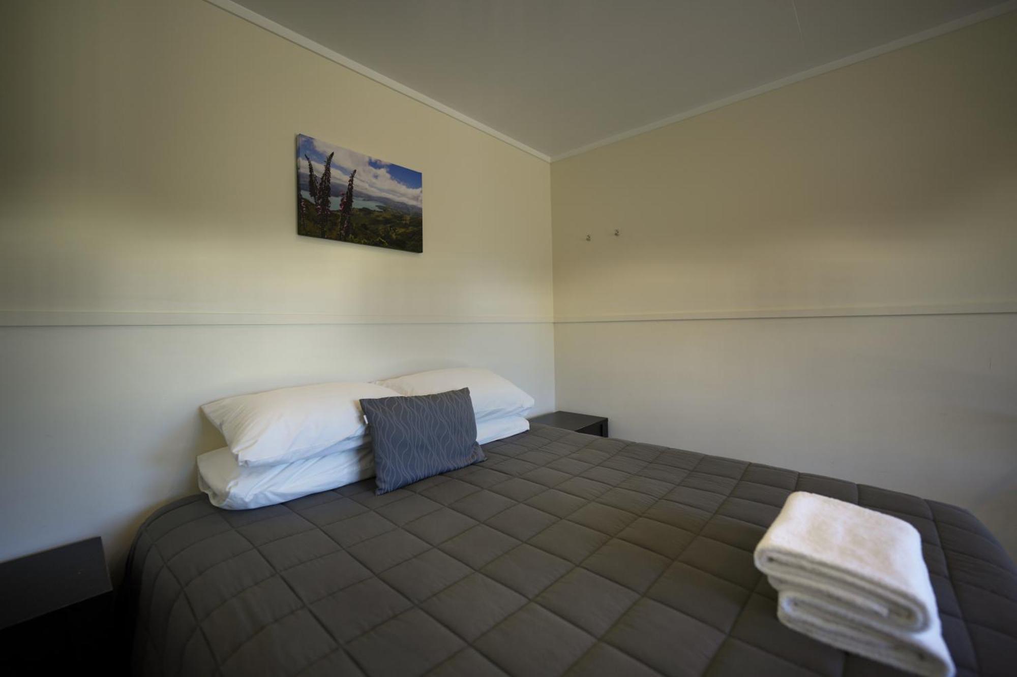 Akaroa Top 10 Holiday Park ภายนอก รูปภาพ