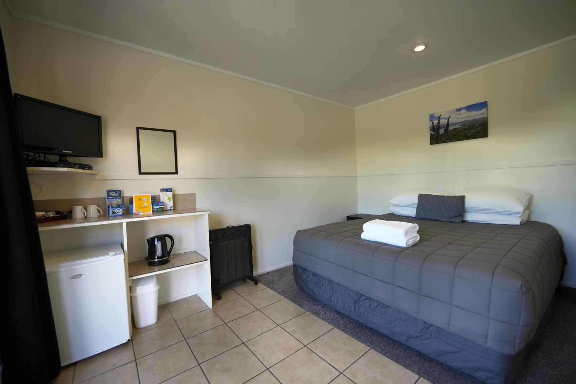 Akaroa Top 10 Holiday Park ภายนอก รูปภาพ
