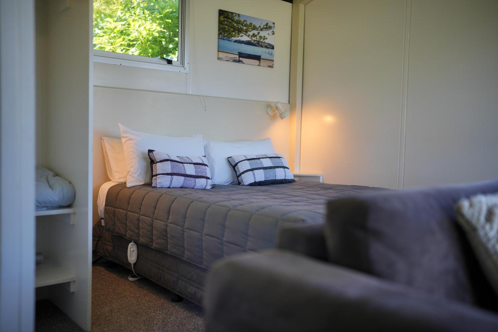 Akaroa Top 10 Holiday Park ภายนอก รูปภาพ