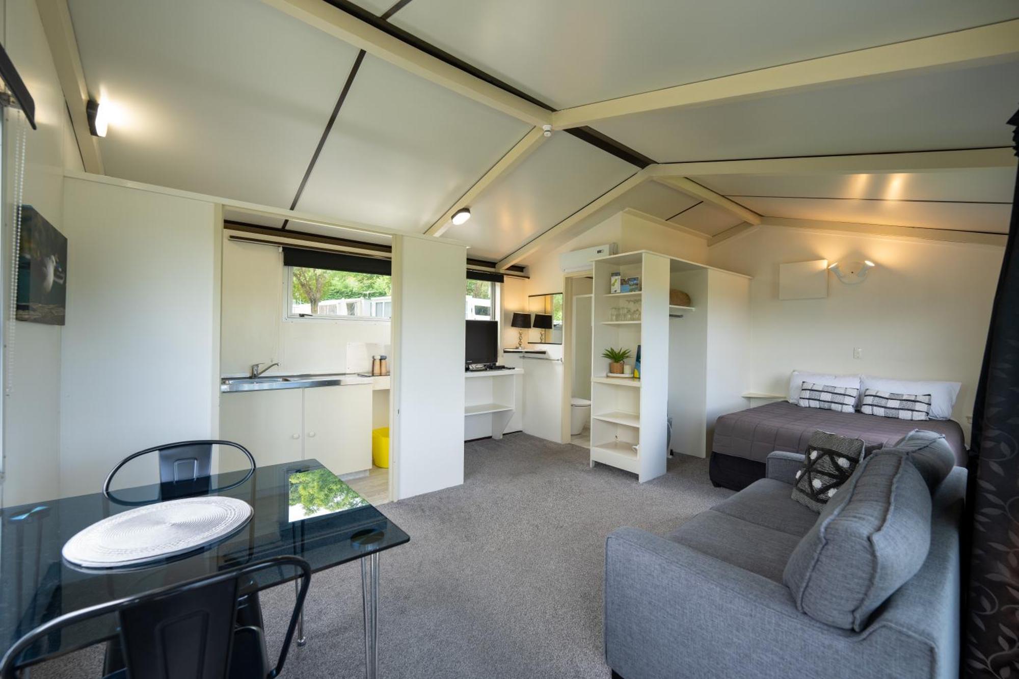 Akaroa Top 10 Holiday Park ภายนอก รูปภาพ